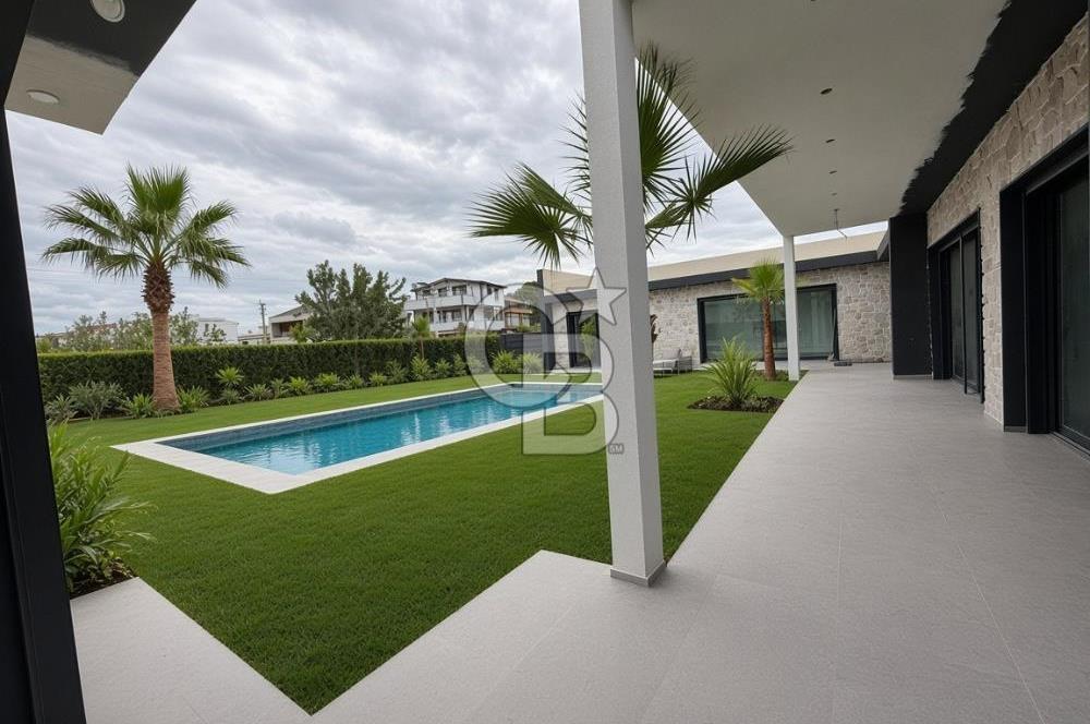 Urla Atatürk Mahallesinde 2.880 m² Arsa İçerisinde 650m² Ultra Lüx Akıllı Malikane