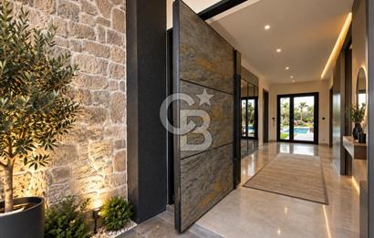 Urla Atatürk Mahallesinde 2.880 m² Arsa İçerisinde 650m² Ultra Lüx Akıllı Malikane