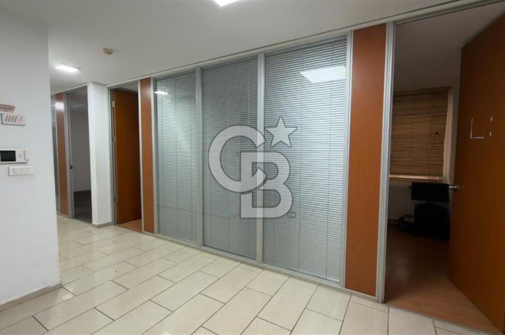 ÇETİN EMEÇ BULVARI KAPALI OTOPARKLI 110 m² 4 ODALI KİRALIK OFİS