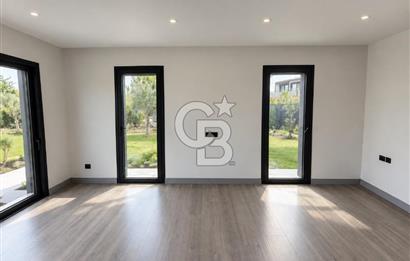 Urla Atatürk Mahallesinde 2.880 m² Arsa İçerisinde 650m² Ultra Lüx Akıllı Malikane