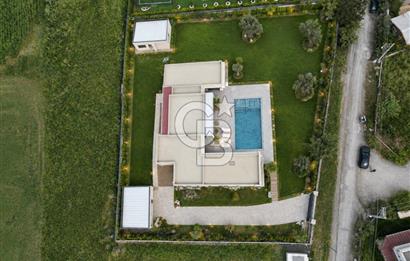 Urla Atatürk Mahallesinde 2.880 m² Arsa İçerisinde 650m² Ultra Lüx Akıllı Malikane
