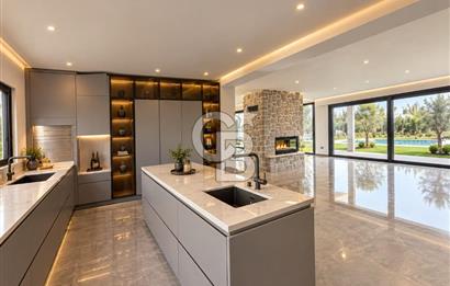Urla Atatürk Mahallesinde 2.880 m² Arsa İçerisinde 650m² Ultra Lüx Akıllı Malikane
