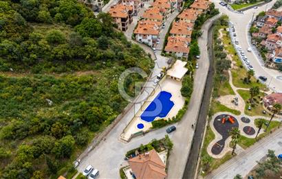 CB MARİNA'DAN CAMİAVLU YEŞİMSİTESİ HAVUZLU OTOPARKLI MÜSTAKİL EV