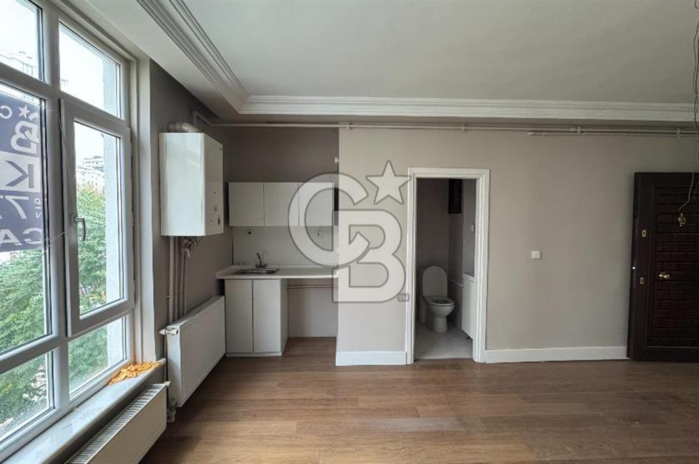 Bostancı Minibüs Yolu'nda, Merkezi Konumda Kiralık 50 m² 1+1 Ofis