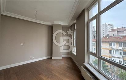 Bostancı Minibüs Yolu'nda, Merkezi Konumda Kiralık 50 m² 1+1 Ofis