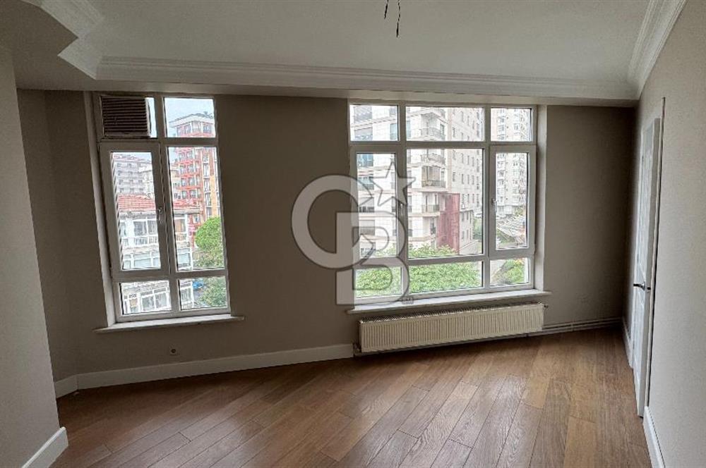 Bostancı Minibüs Yolu'nda, Merkezi Konumda Kiralık 50 m² 1+1 Ofis