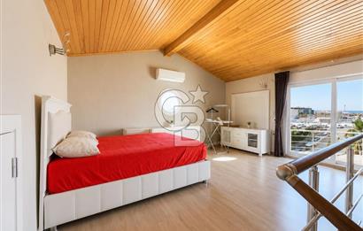 Güzelbahçe Yalı'da Deniz Manzaralı Şahane Konumda Satılık Villa