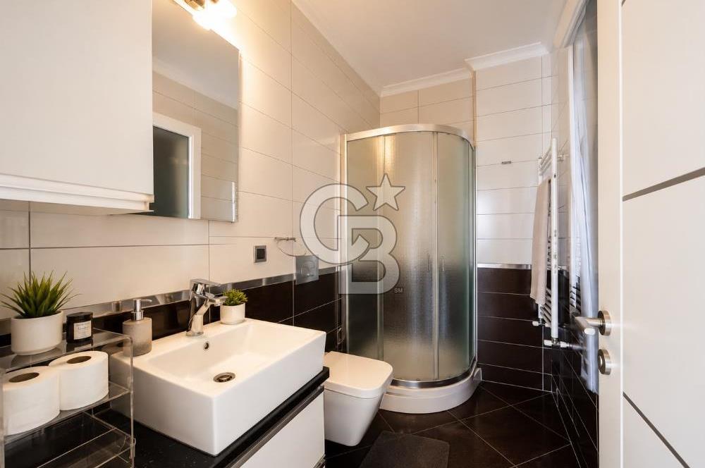 Güzelbahçe Yalı'da Deniz Manzaralı Şahane Konumda Satılık Villa