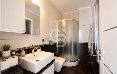 Güzelbahçe Yalı'da Deniz Manzaralı Şahane Konumda Satılık Villa