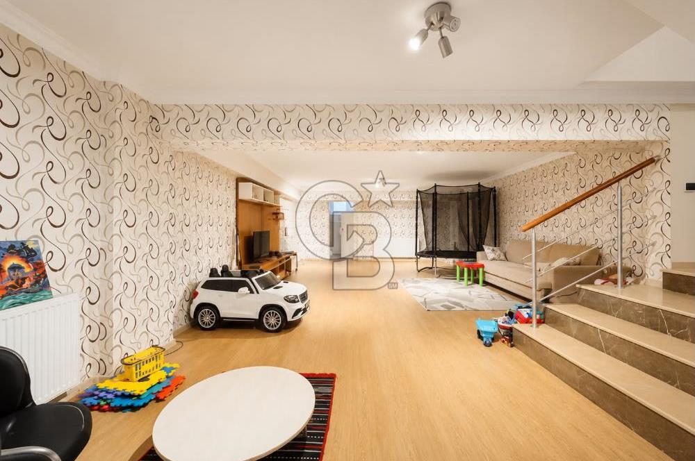 Güzelbahçe Yalı'da Deniz Manzaralı Şahane Konumda Satılık Villa