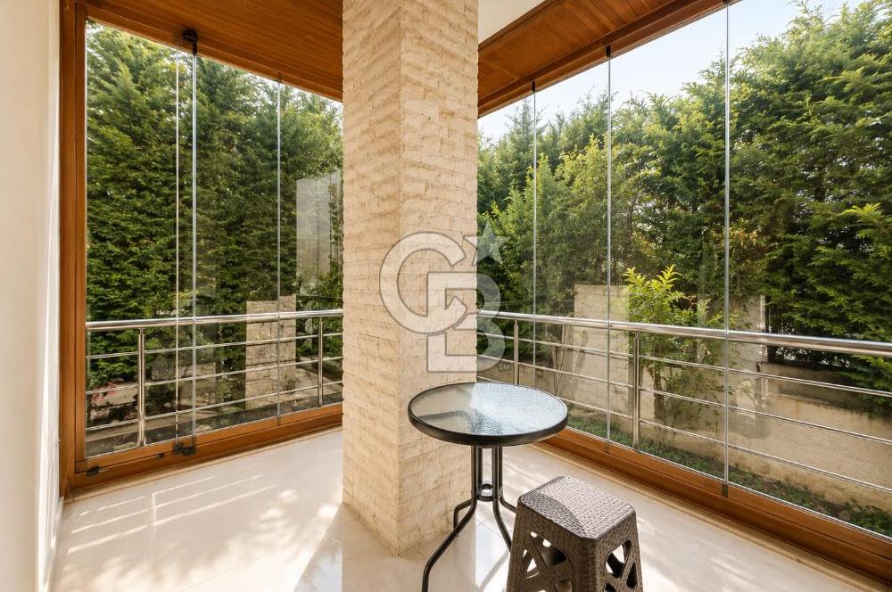 Güzelbahçe Yalı'da Deniz Manzaralı Şahane Konumda Satılık Villa