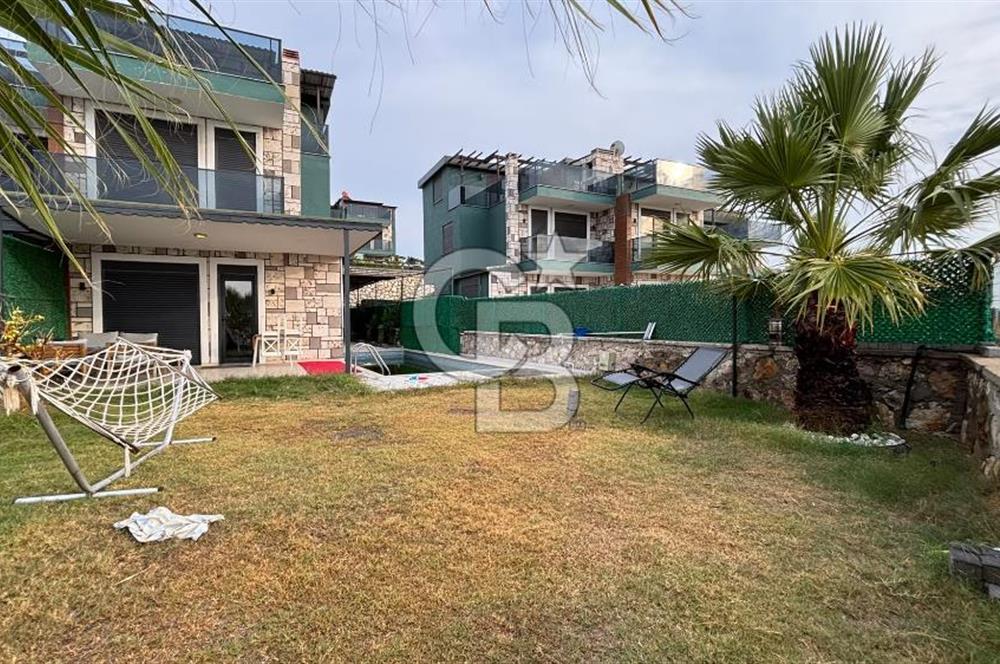 İZMİR FOÇA KOZBEYLİ SATILIK 3+1 TRİPLEKS HAVUZLU VİLLA CB PH