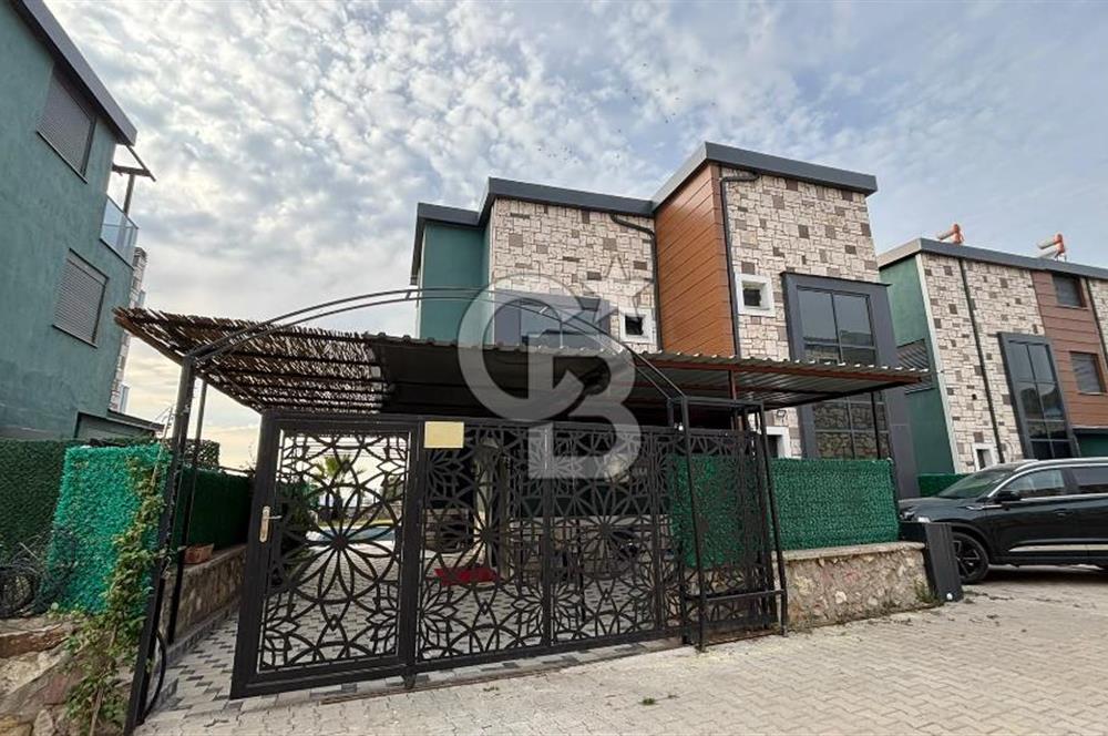 İZMİR FOÇA KOZBEYLİ SATILIK 3+1 TRİPLEKS HAVUZLU VİLLA CB PH