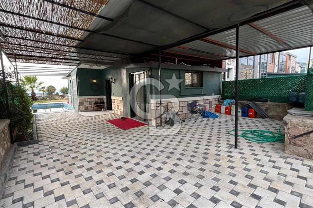 İZMİR FOÇA KOZBEYLİ SATILIK 3+1 TRİPLEKS HAVUZLU VİLLA CB PH