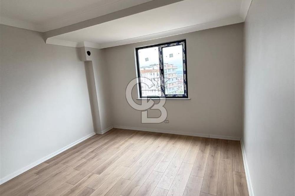 ÇAYIROVA EMEK MAHALLESİ’NDE MUTLUKENT’İN DİBİNDE, CADDE ÜZERİ DENİZ MANZARALI 2+1
