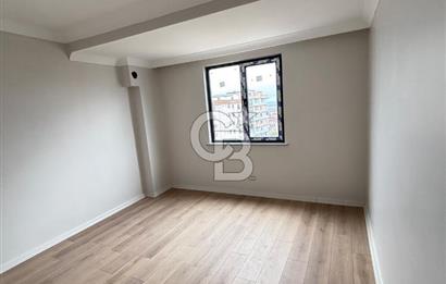 ÇAYIROVA EMEK MAHALLESİ’NDE MUTLUKENT’İN DİBİNDE, CADDE ÜZERİ DENİZ MANZARALI 2+1