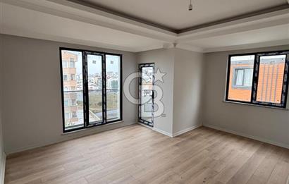 ÇAYIROVA EMEK MAHALLESİ’NDE MUTLUKENT’İN DİBİNDE, CADDE ÜZERİ DENİZ MANZARALI 2+1