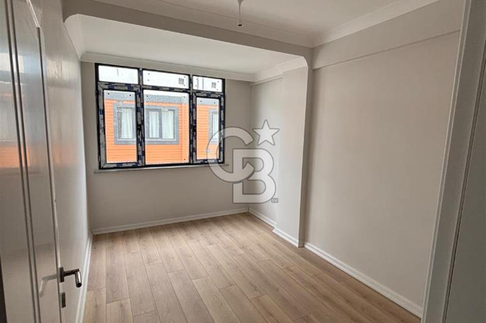 ÇAYIROVA EMEK MAHALLESİ’NDE MUTLUKENT’İN DİBİNDE, CADDE ÜZERİ DENİZ MANZARALI 2+1