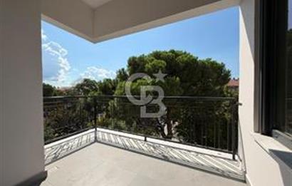 Suadiye Mücahit Sokakta 160 m² 4+1 Geniş ve Ferah Daire