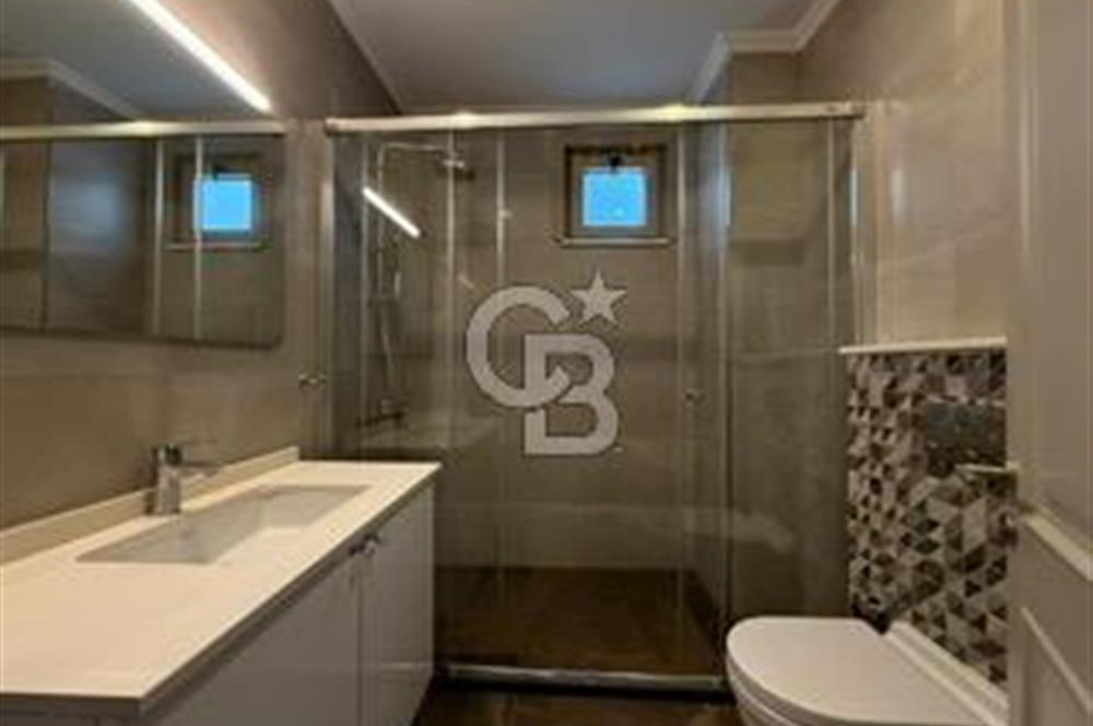 Suadiye Mücahit Sokakta 160 m² 4+1 Geniş ve Ferah Daire