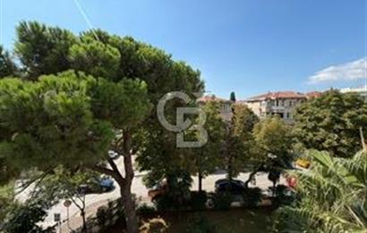 Suadiye Mücahit Sokakta 160 m² 4+1 Geniş ve Ferah Daire