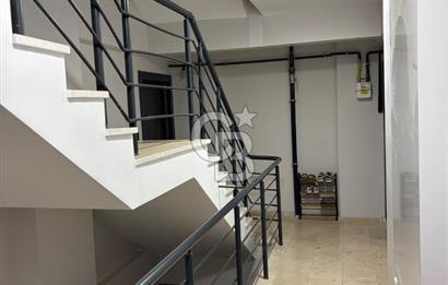 ÇAYIROVA EMEK MAHALLESİ’NDE MUTLUKENT’İN DİBİNDE, CADDE ÜZERİ DENİZ MANZARALI 2+1