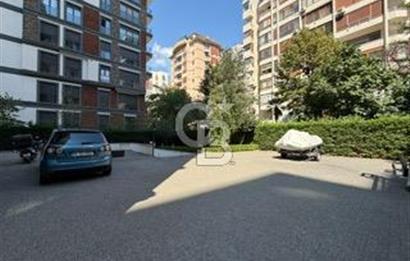 Suadiye Mücahit Sokakta 160 m² 4+1 Geniş ve Ferah Daire