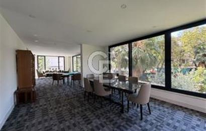 Suadiye Mücahit Sokakta 160 m² 4+1 Geniş ve Ferah Daire