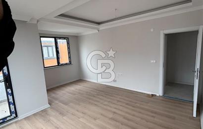ÇAYIROVA EMEK MAHALLESİ’NDE MUTLUKENT’İN DİBİNDE, CADDE ÜZERİ DENİZ MANZARALI 2+1