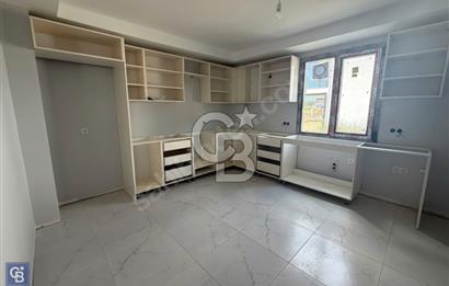 Selimpaşa'da Satılık Lüks 5+1 Villa: Ortak Havuzlu, Bahçeli