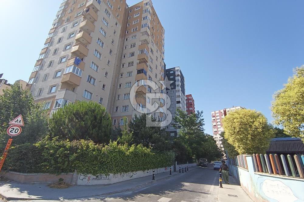 Ak yaşam evlerinde Satılık tadilatlı 3+1 daire..