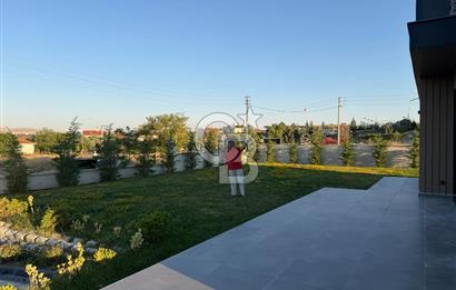 GÖLBAŞI KARŞIYAKADA İSKANLI MÜSTAKİL 6+2 SATILIK LÜKS VİLLA