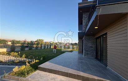 GÖLBAŞI KARŞIYAKADA İSKANLI MÜSTAKİL 6+2 SATILIK LÜKS VİLLA