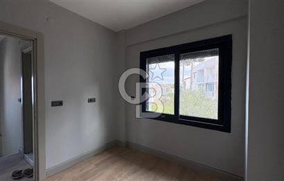 Yenifoça'da Satılık Deniz Manzaralı Tam Müstakil 3+2 Villa