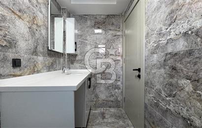 Yenifoça'da Satılık Deniz Manzaralı Tam Müstakil 3+2 Villa