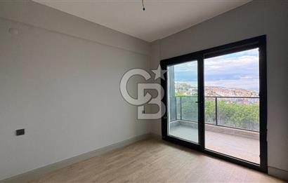 Yenifoça'da Satılık Deniz Manzaralı Tam Müstakil 3+2 Villa