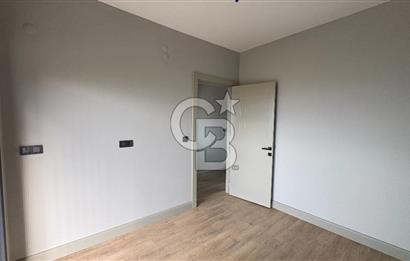 Yenifoça'da Satılık Deniz Manzaralı Tam Müstakil 3+2 Villa