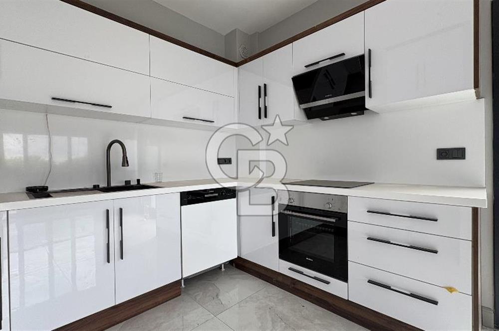 Yenifoça'da Satılık Deniz Manzaralı Tam Müstakil 3+2 Villa