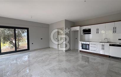 Yenifoça'da Satılık Deniz Manzaralı Tam Müstakil 3+2 Villa