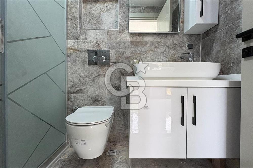 Yenifoça'da Satılık Deniz Manzaralı Tam Müstakil 3+2 Villa