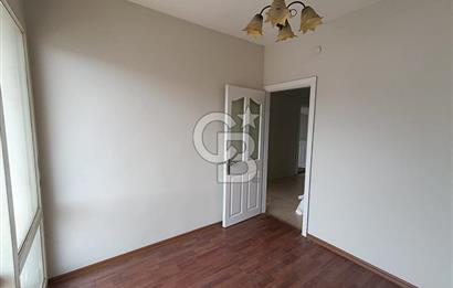 İSTİKLAL CADDESİ'NDE ATATÜRK İLKOKULU KARŞISI KİRALIK 2+1 DAİRE