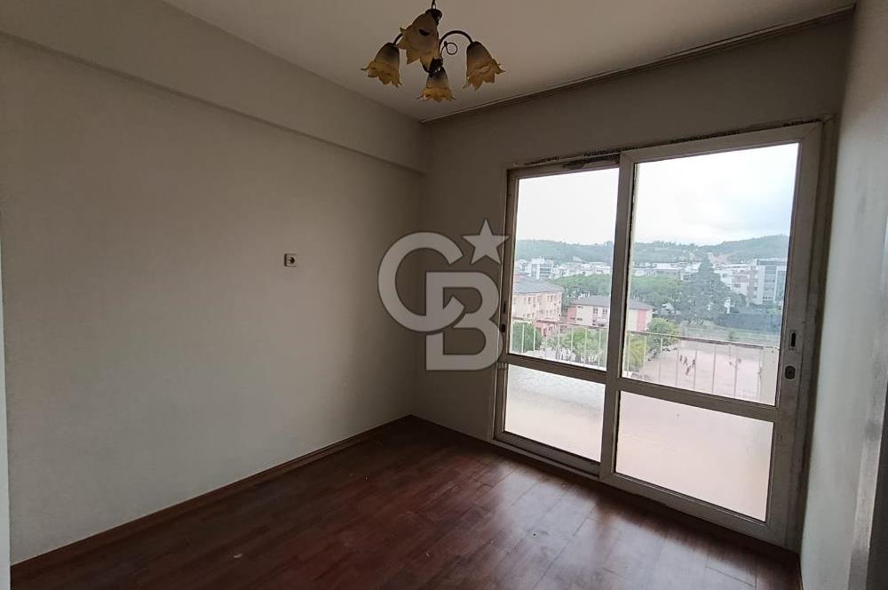 İSTİKLAL CADDESİ'NDE ATATÜRK İLKOKULU KARŞISI KİRALIK 2+1 DAİRE
