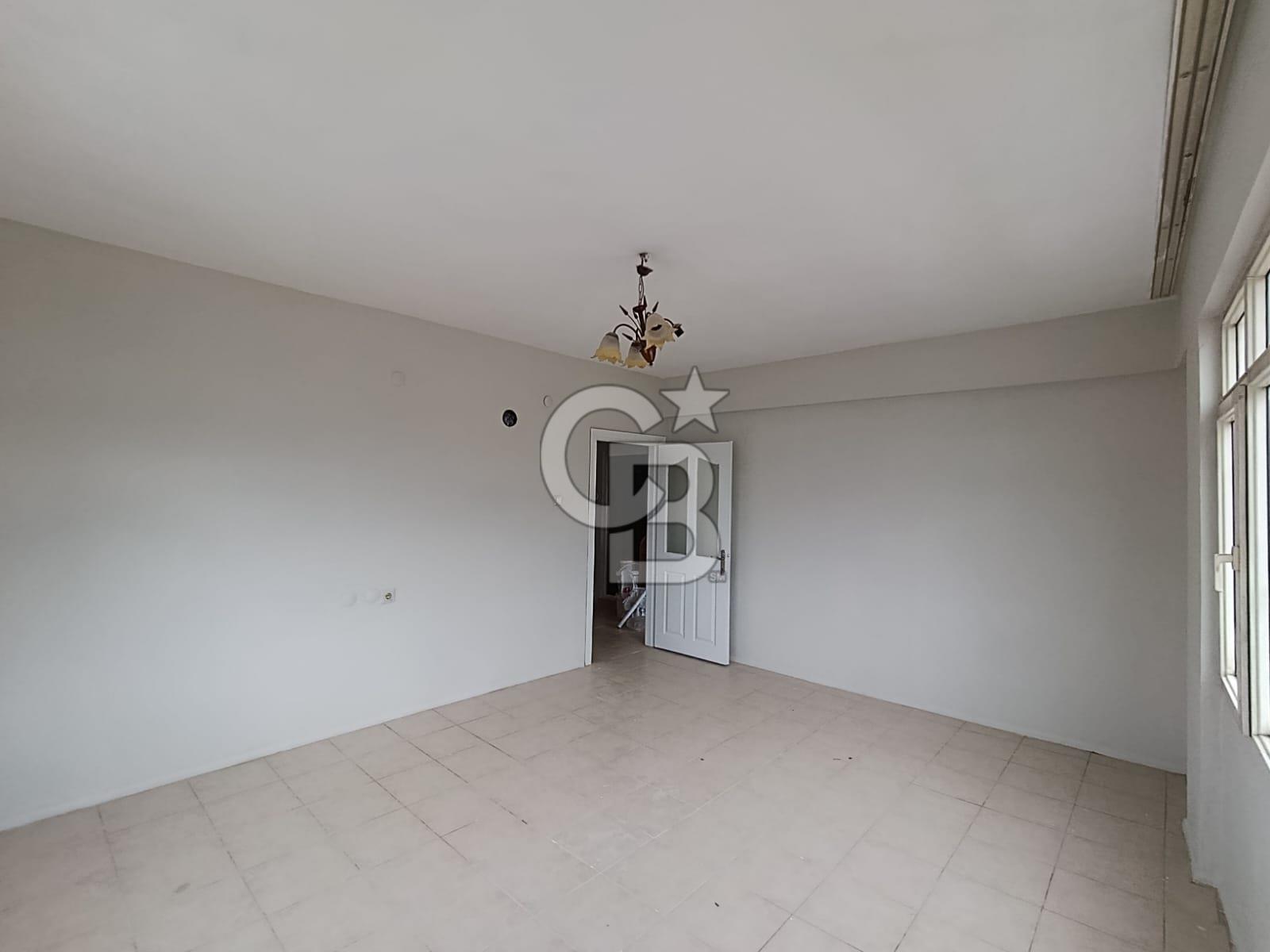 İSTİKLAL CADDESİ'NDE ATATÜRK İLKOKULU KARŞISI KİRALIK 2+1 DAİRE