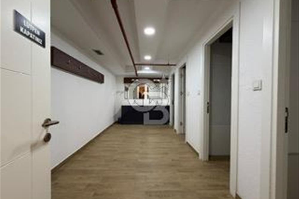 Suadiye Mücahit Sokakta 160 m² 4+1 Geniş ve Ferah Daire