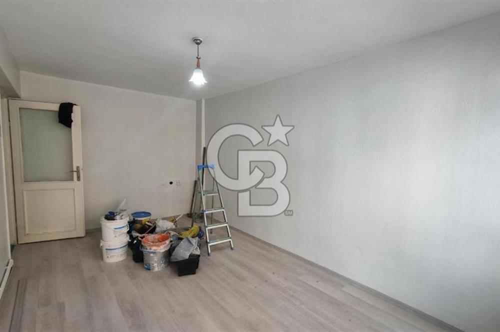 Bayraklı Merkez Tadilatlı Kiralık 2+1 Geniş Daire