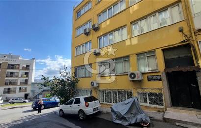 Bayraklı Merkez Tadilatlı Kiralık 2+1 Geniş Daire
