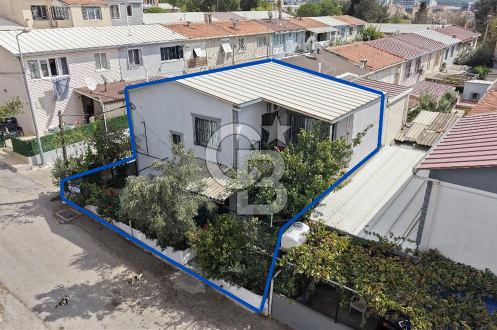 Buca Murathan'da Genişletilmiş ve Tadilatlı Köşe Müstakil Dubleks