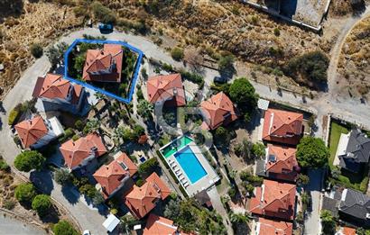 Foça Atatürk Mahallesinde Deniz Manzaralı 4+2 Dubleks