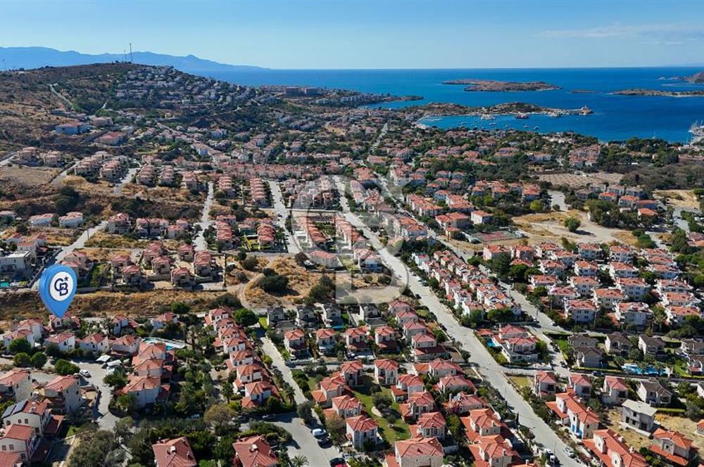 Foça Atatürk Mahallesinde Deniz Manzaralı 4+2 Dubleks