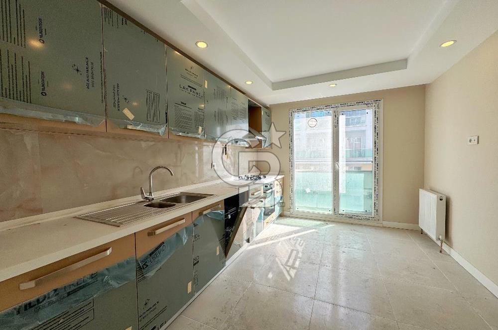 BEYLİKDÜZÜ ŞEHRİ BEYAZ SİTESİNDE 5+2 SATILIK DUBLEKS DAİRE 